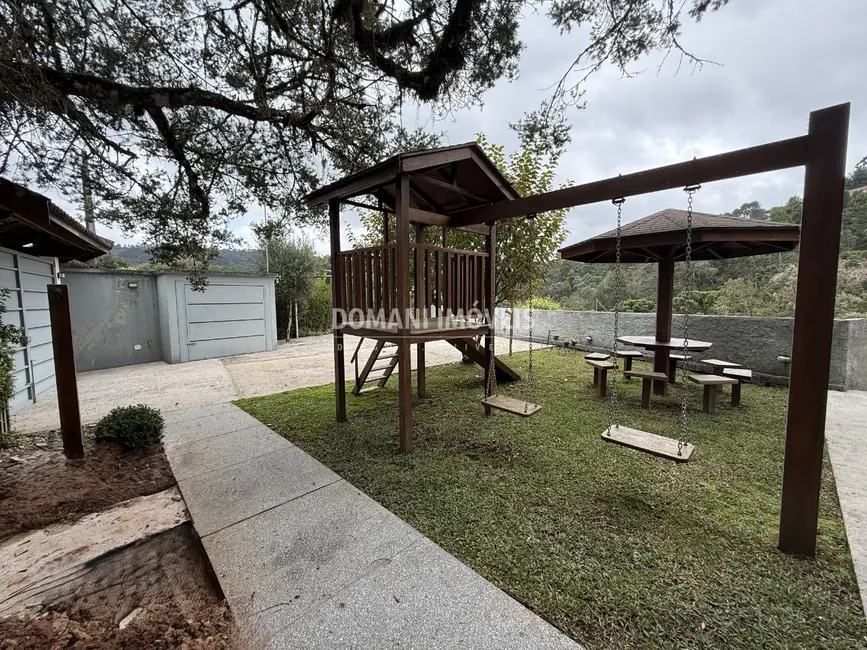 Foto 3 de Casa de Condomínio com 2 quartos à venda, 116m2 em Campos Do Jordao - SP