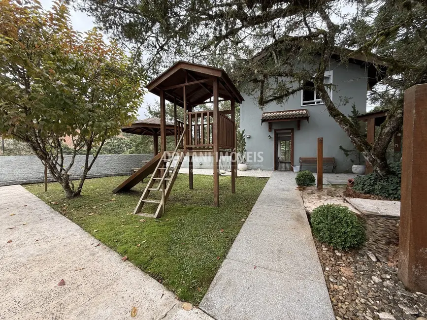 Foto 1 de Casa de Condomínio com 2 quartos à venda, 116m2 em Campos Do Jordao - SP