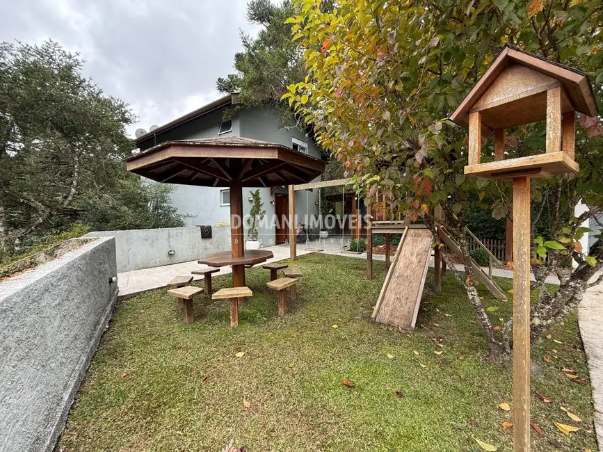 Foto 2 de Casa de Condomínio com 2 quartos à venda, 116m2 em Campos Do Jordao - SP