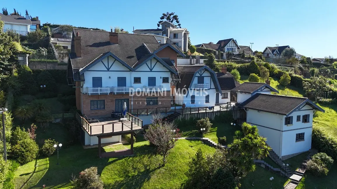 Casa com 7 quartos à venda, 734m2 em Campos Do Jordao - SP - imagem 2 Foto 2 de Casa com 7 quartos à venda, 734m2 em Campos Do Jordao - SP