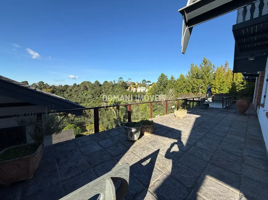 Casa com 7 quartos à venda, 734m2 em Campos Do Jordao - SP - imagem 9 Foto 9 de Casa com 7 quartos à venda, 734m2 em Campos Do Jordao - SP