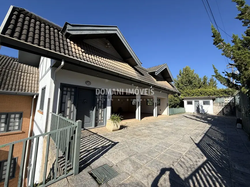 Casa com 7 quartos à venda, 734m2 em Campos Do Jordao - SP - imagem 8 Foto 8 de Casa com 7 quartos à venda, 734m2 em Campos Do Jordao - SP
