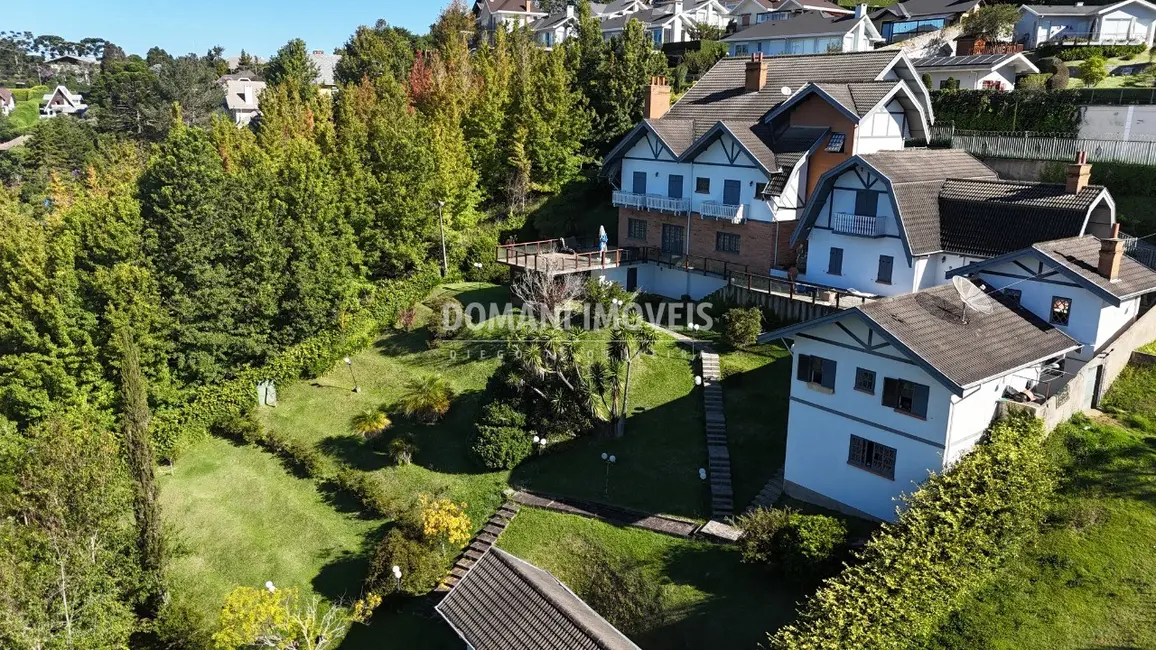 Casa com 7 quartos à venda, 734m2 em Campos Do Jordao - SP - imagem 1 Foto 1 de Casa com 7 quartos à venda, 734m2 em Campos Do Jordao - SP