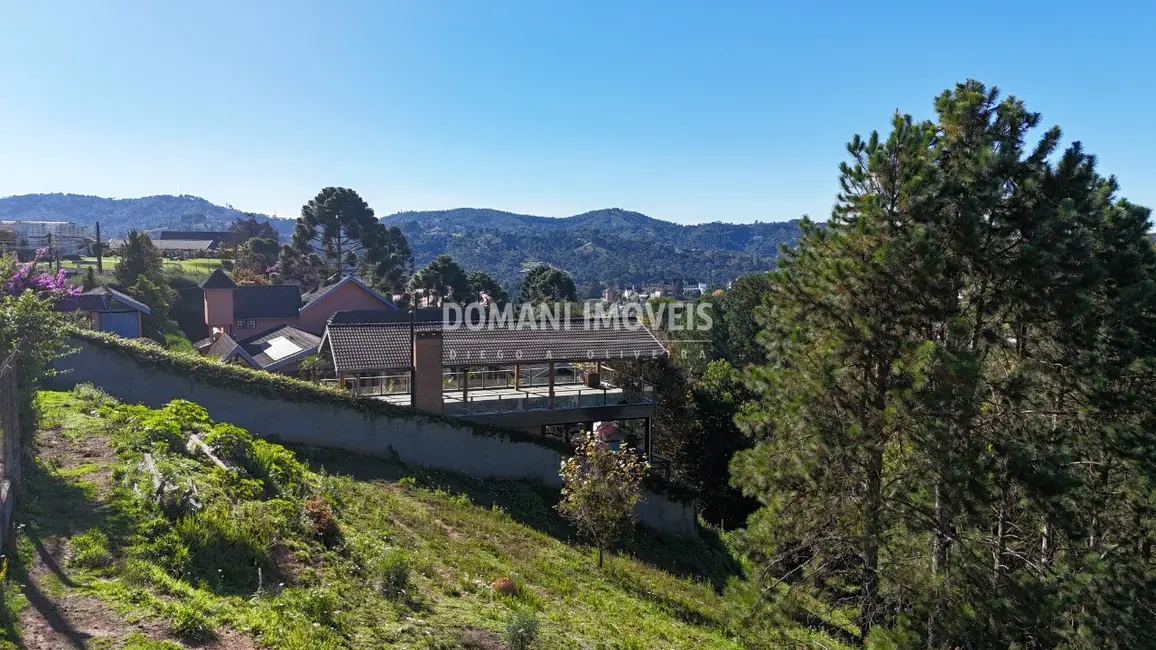 Foto 1 de Terreno / Lote à venda, 1252m2 em Campos Do Jordao - SP