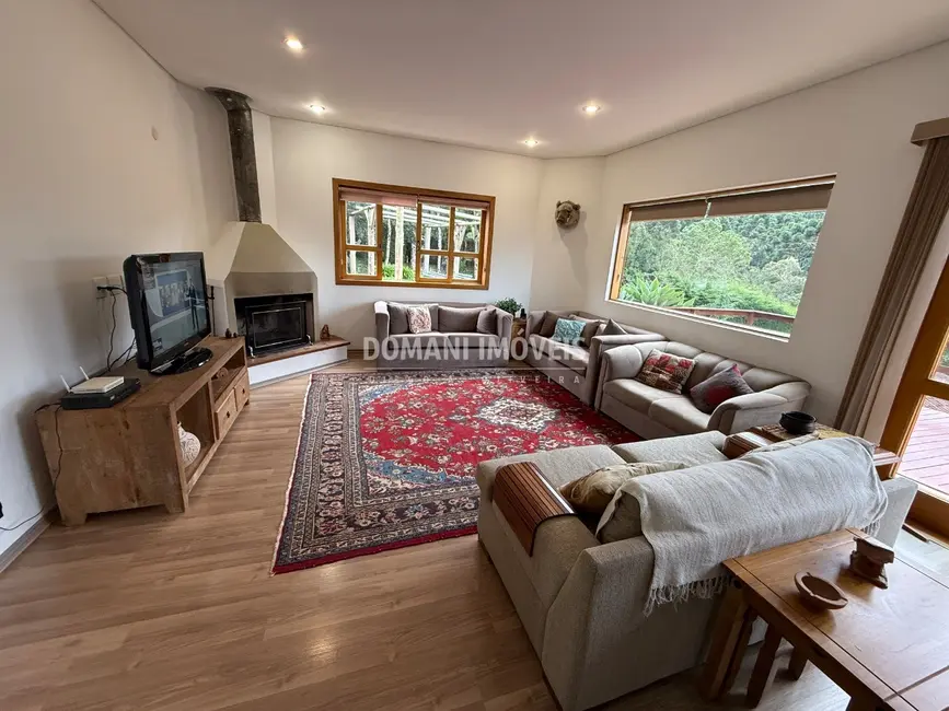 Foto 8 de Casa com 3 quartos à venda, 183m2 em Campos Do Jordao - SP