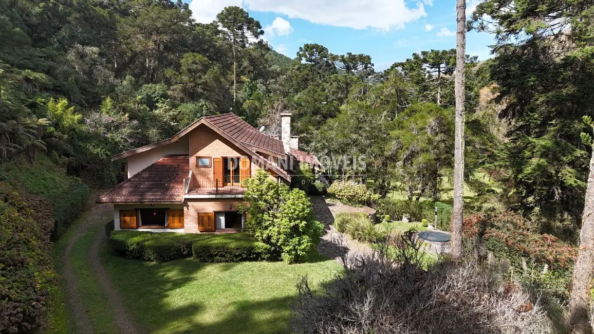 Foto 1 de Casa com 5 quartos à venda, 750m2 em Campos Do Jordao - SP