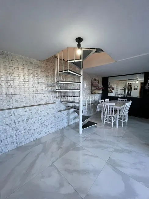 Foto 3 de Casa com 3 quartos à venda, 85m2 em Campos Do Jordao - SP