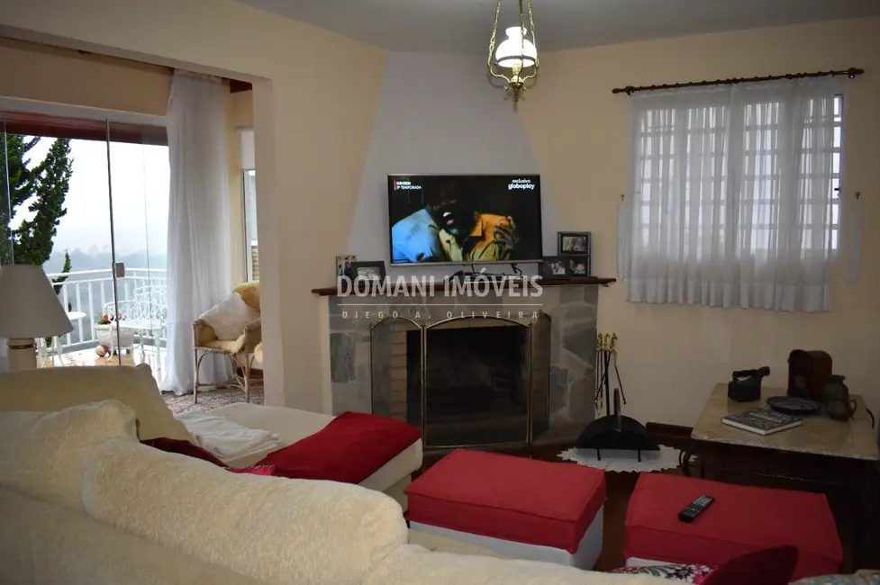 Foto 1 de Casa de Condomínio com 3 quartos à venda, 138m2 em Campos Do Jordao - SP