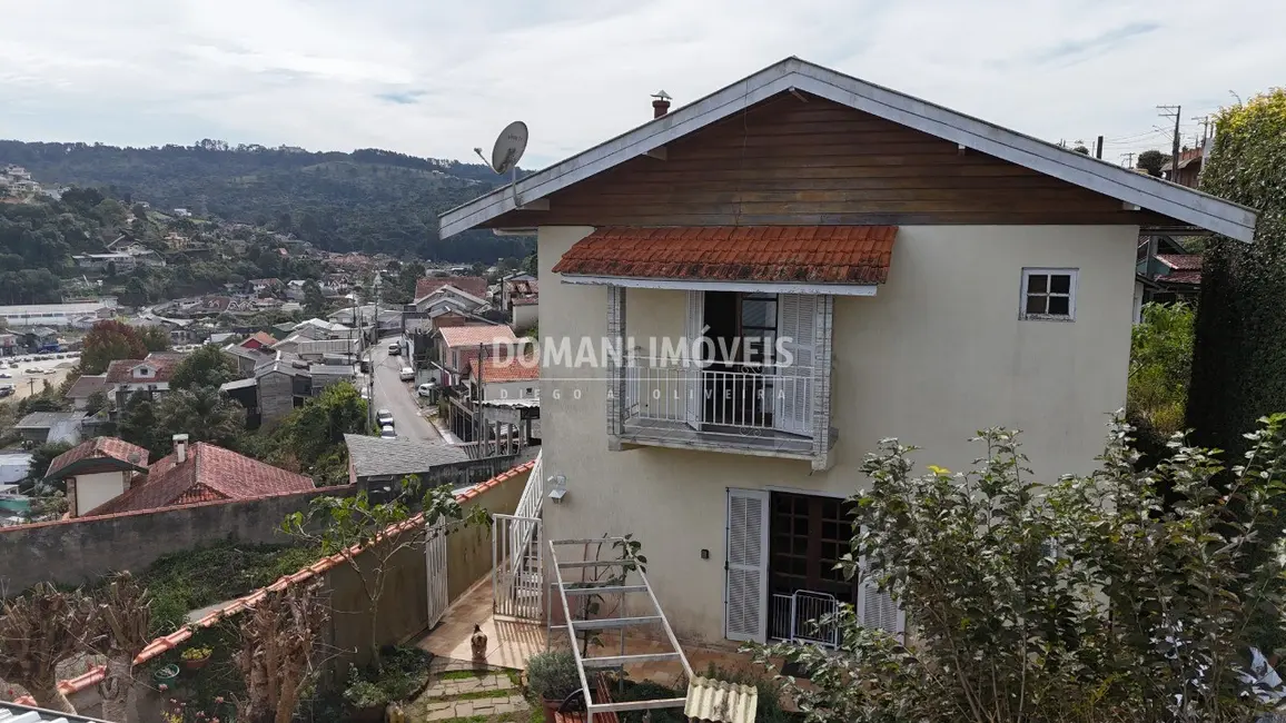 Casa com 4 quartos à venda, 189m2 em Campos Do Jordao - SP - imagem 6 Foto 6 de Casa com 4 quartos à venda, 189m2 em Campos Do Jordao - SP