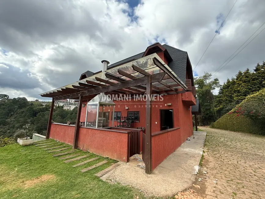 Casa com 6 quartos para alugar, 520m2 em Campos Do Jordao - SP - imagem 7 Foto 7 de Casa com 6 quartos para alugar, 520m2 em Campos Do Jordao - SP