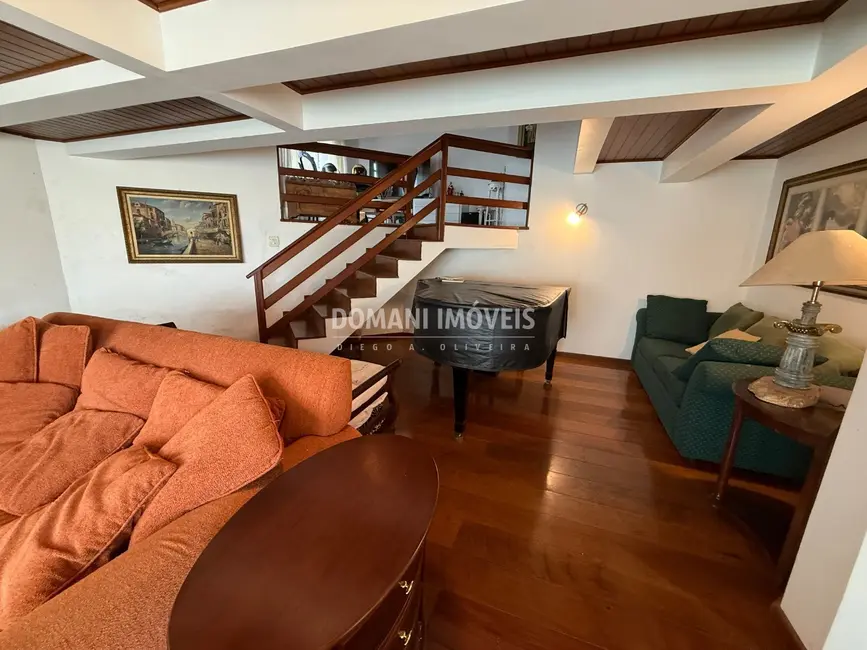 Casa com 6 quartos para alugar, 520m2 em Campos Do Jordao - SP - imagem 9 Foto 9 de Casa com 6 quartos para alugar, 520m2 em Campos Do Jordao - SP