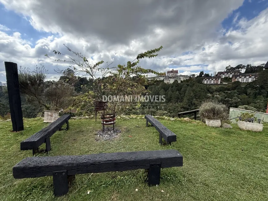 Casa com 6 quartos para alugar, 520m2 em Campos Do Jordao - SP - imagem 4 Foto 4 de Casa com 6 quartos para alugar, 520m2 em Campos Do Jordao - SP