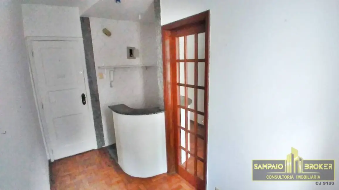 Apartamento com 1 quarto à venda em Leme, Rio De Janeiro - RJ - imagem 3 Foto 3 de Apartamento com 1 quarto à venda em Leme, Rio De Janeiro - RJ