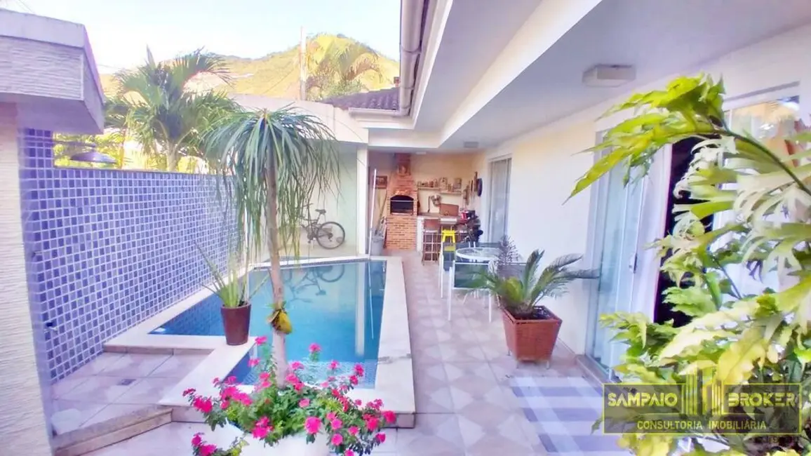 Foto 1 de Casa com 4 quartos à venda em Vargem Pequena, Rio De Janeiro - RJ