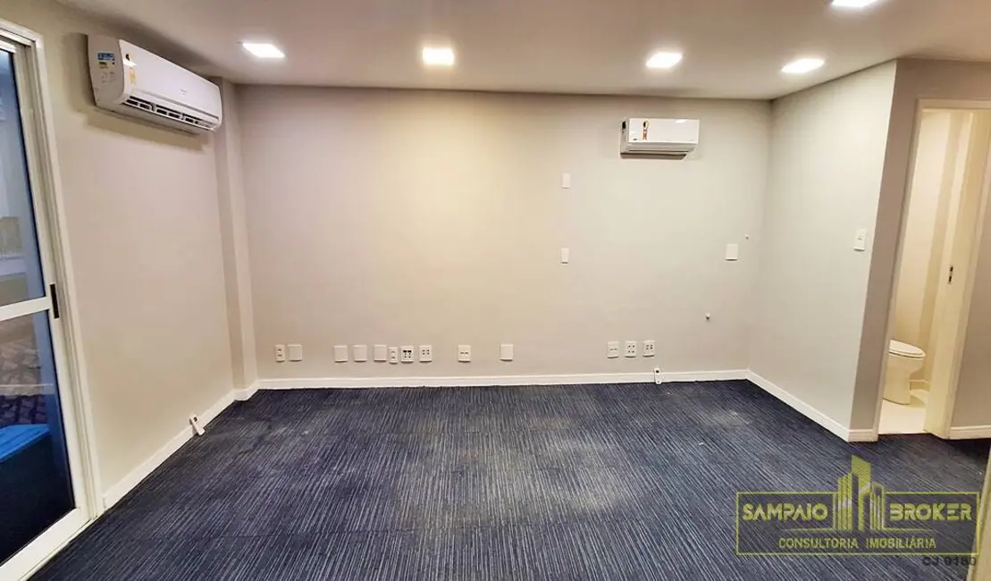 Sala Comercial à venda e para alugar, 120m2 em Barra da Tijuca, Rio De Janeiro - RJ - imagem 4 Foto 4 de Sala Comercial à venda e para alugar, 120m2 em Barra da Tijuca, Rio De Janeiro - RJ
