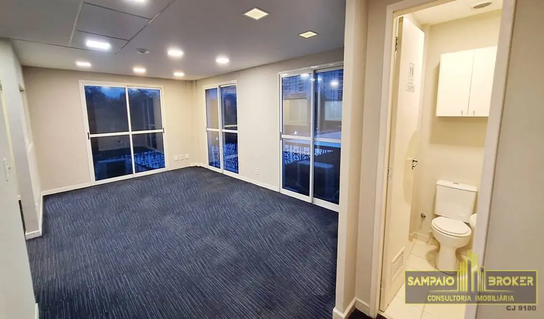 Sala Comercial à venda e para alugar, 120m2 em Barra da Tijuca, Rio De Janeiro - RJ - imagem 7 Foto 7 de Sala Comercial à venda e para alugar, 120m2 em Barra da Tijuca, Rio De Janeiro - RJ