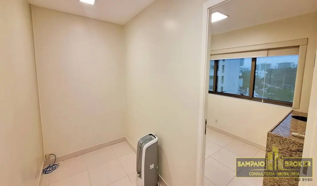 Sala Comercial à venda e para alugar, 110m2 em Barra da Tijuca, Rio De Janeiro - RJ - imagem 5 Foto 5 de Sala Comercial à venda e para alugar, 110m2 em Barra da Tijuca, Rio De Janeiro - RJ
