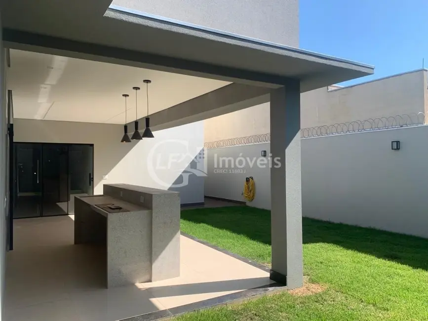 Foto 2 de Casa com 3 quartos à venda, 180m2 em Parque Residencial Rita Vieira, Campo Grande - MS