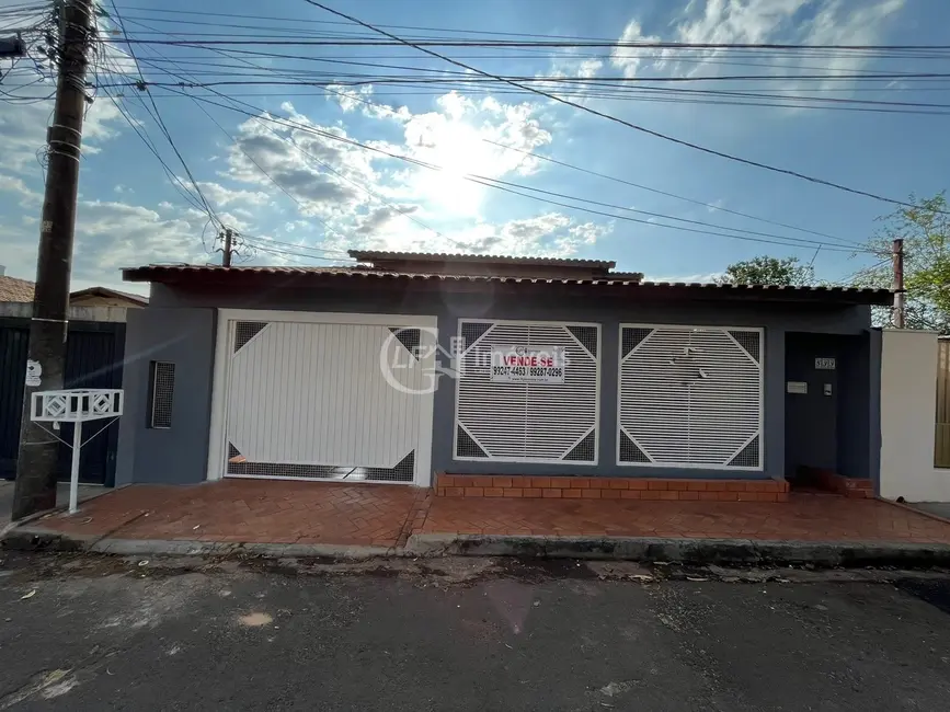 Foto 1 de Casa com 3 quartos à venda, 190m2 em Mata do Jacinto, Campo Grande - MS