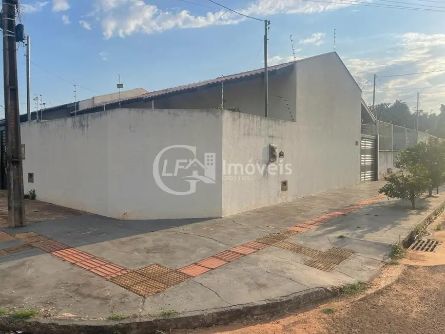 Foto 1 de Casa com 2 quartos para alugar, 120m2 em Taquaral Bosque, Campo Grande - MS