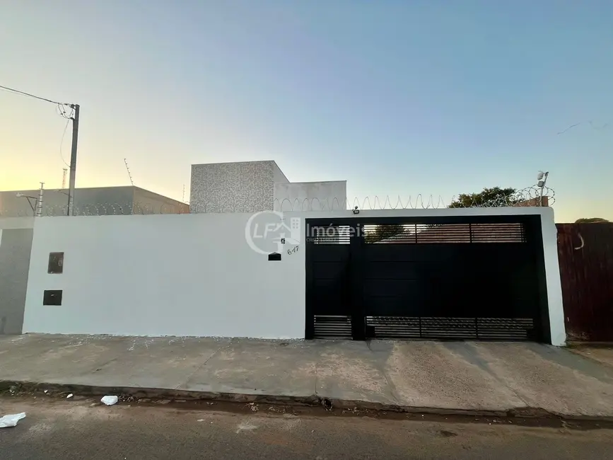 Foto 1 de Casa com 3 quartos à venda, 90m2 em Tiradentes, Campo Grande - MS