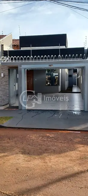 Foto 1 de Casa com 3 quartos à venda, 122m2 em Vila Nossa Senhora das Graças, Campo Grande - MS