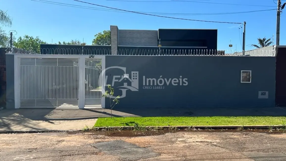 Foto 1 de Casa com 3 quartos à venda, 140m2 em Vila Serradinho, Campo Grande - MS