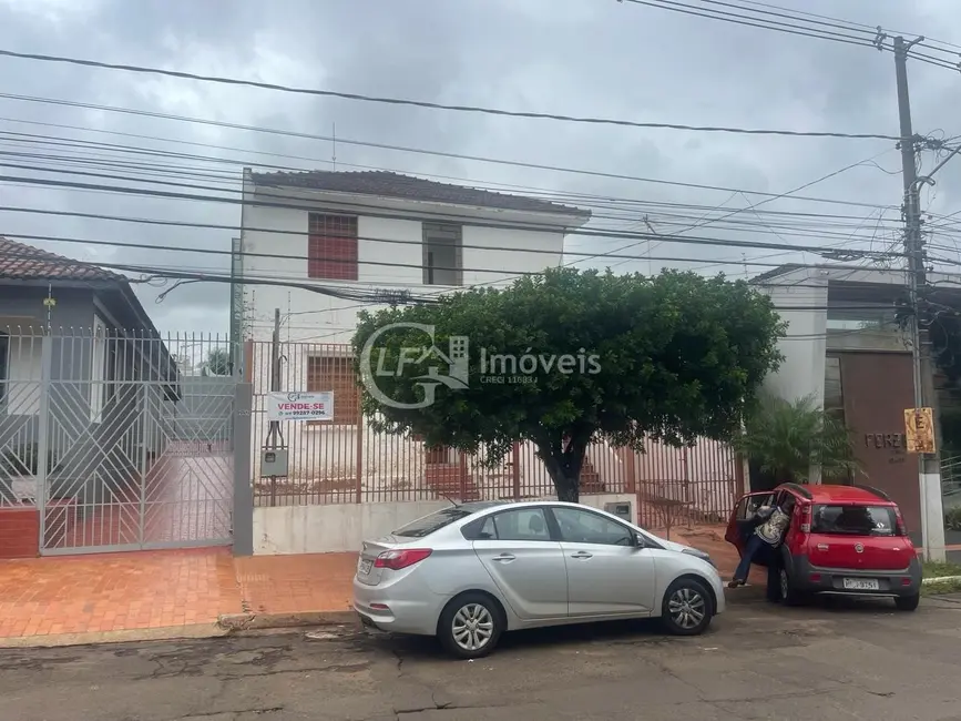 Foto 1 de Casa com 6 quartos à venda, 300m2 em Centro, Campo Grande - MS