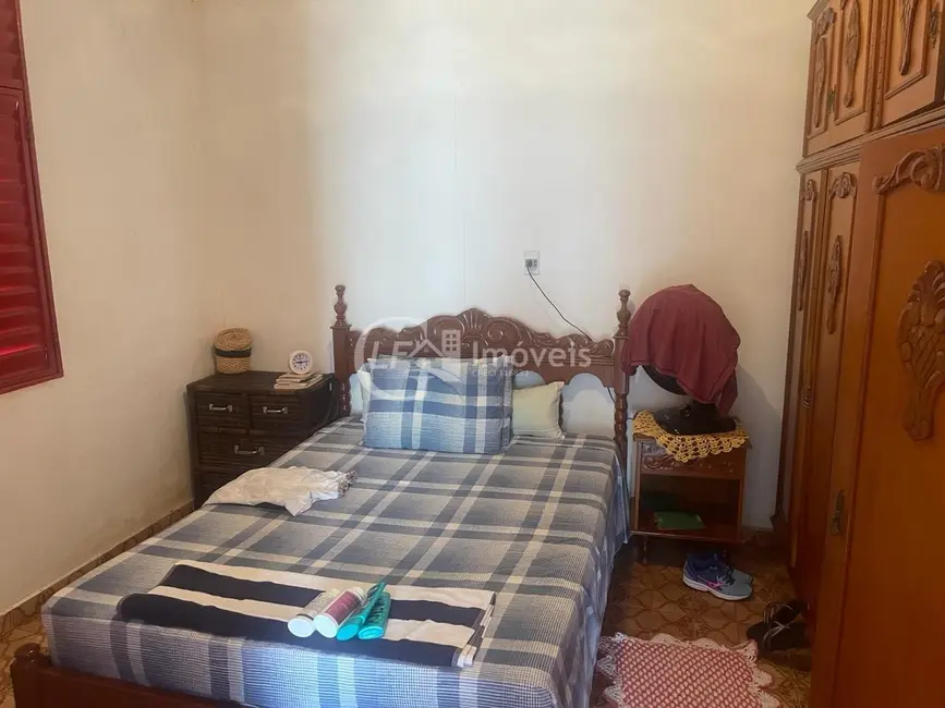 Casa com 6 quartos à venda, 300m2 em Centro, Campo Grande - MS - imagem 4 Foto 4 de Casa com 6 quartos à venda, 300m2 em Centro, Campo Grande - MS
