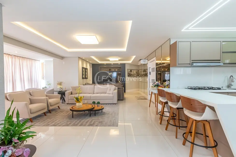 Apartamento com 4 quartos à venda, 215m2 em Centro, Balneario Camboriu - SC - imagem 4 Foto 4 de Apartamento com 4 quartos à venda, 215m2 em Centro, Balneario Camboriu - SC