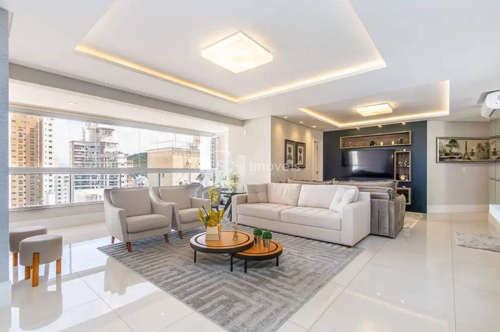 Apartamento com 4 quartos à venda, 215m2 em Centro, Balneario Camboriu - SC - imagem 5 Foto 5 de Apartamento com 4 quartos à venda, 215m2 em Centro, Balneario Camboriu - SC