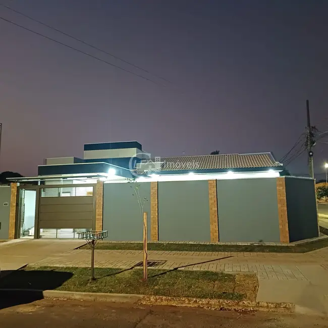 Foto 1 de Casa com 3 quartos à venda, 180m2 em Vila Almeida, Campo Grande - MS