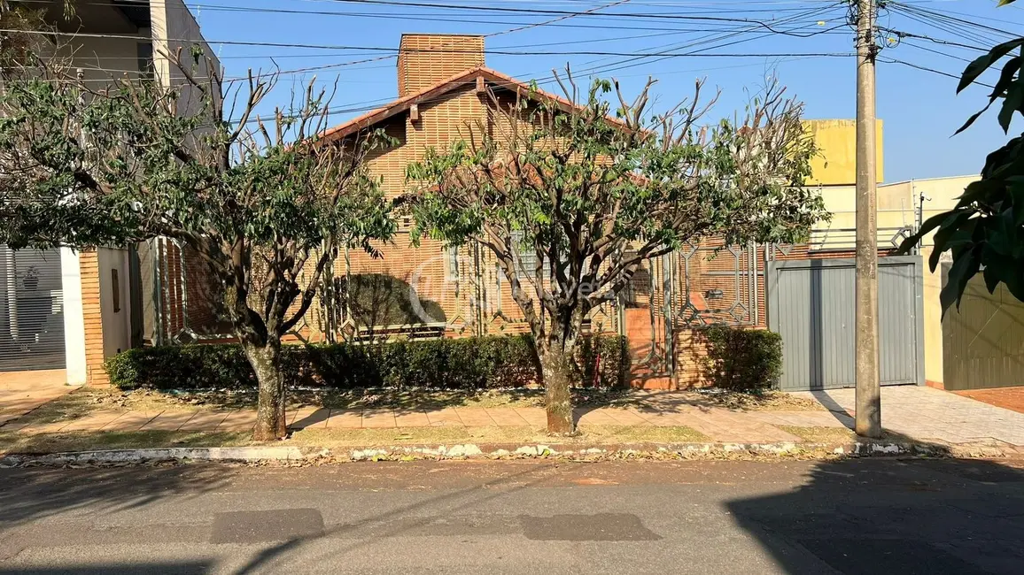 Foto 1 de Casa com 3 quartos à venda e para alugar, 351m2 em Vivendas do Bosque, Campo Grande - MS