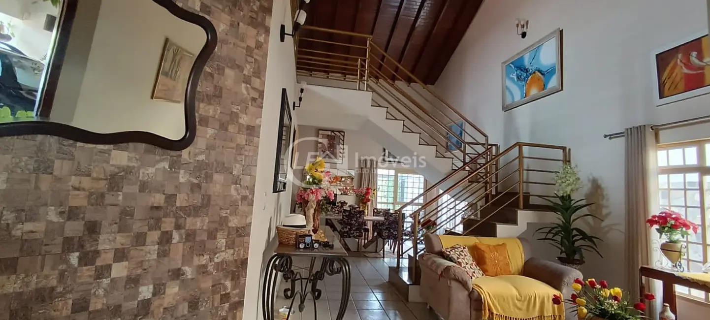 Casa com 3 quartos à venda, 484m2 em Carandá Bosque, Campo Grande - MS - imagem 3 Foto 3 de Casa com 3 quartos à venda, 484m2 em Carandá Bosque, Campo Grande - MS