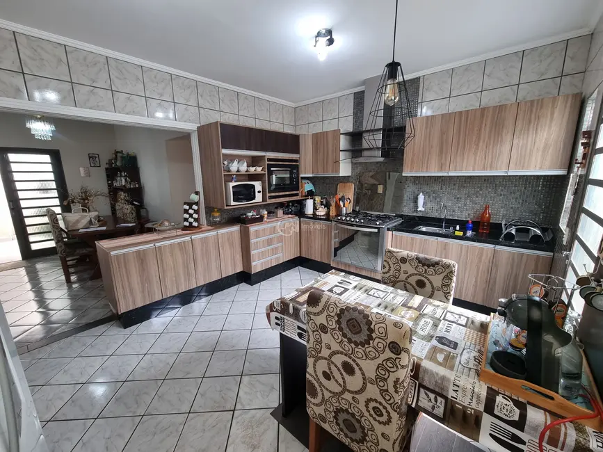 Casa com 3 quartos à venda, 208m2 em Vila Vilas Boas, Campo Grande - MS - imagem 5 Foto 5 de Casa com 3 quartos à venda, 208m2 em Vila Vilas Boas, Campo Grande - MS