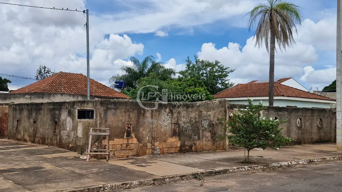 Foto 2 de Casa com 2 quartos à venda, 360m2 em Vila Anahy, Campo Grande - MS