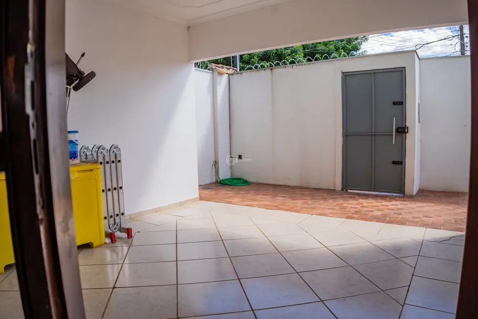 Casa com 3 quartos à venda e para alugar, 170m2 em Vila Palmira, Campo Grande - MS - imagem 9 Foto 9 de Casa com 3 quartos à venda e para alugar, 170m2 em Vila Palmira, Campo Grande - MS