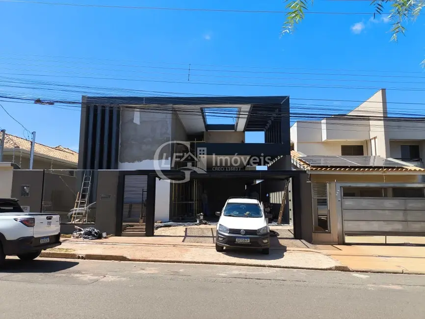 Foto 1 de Casa com 3 quartos à venda, 180m2 em Carandá Bosque, Campo Grande - MS