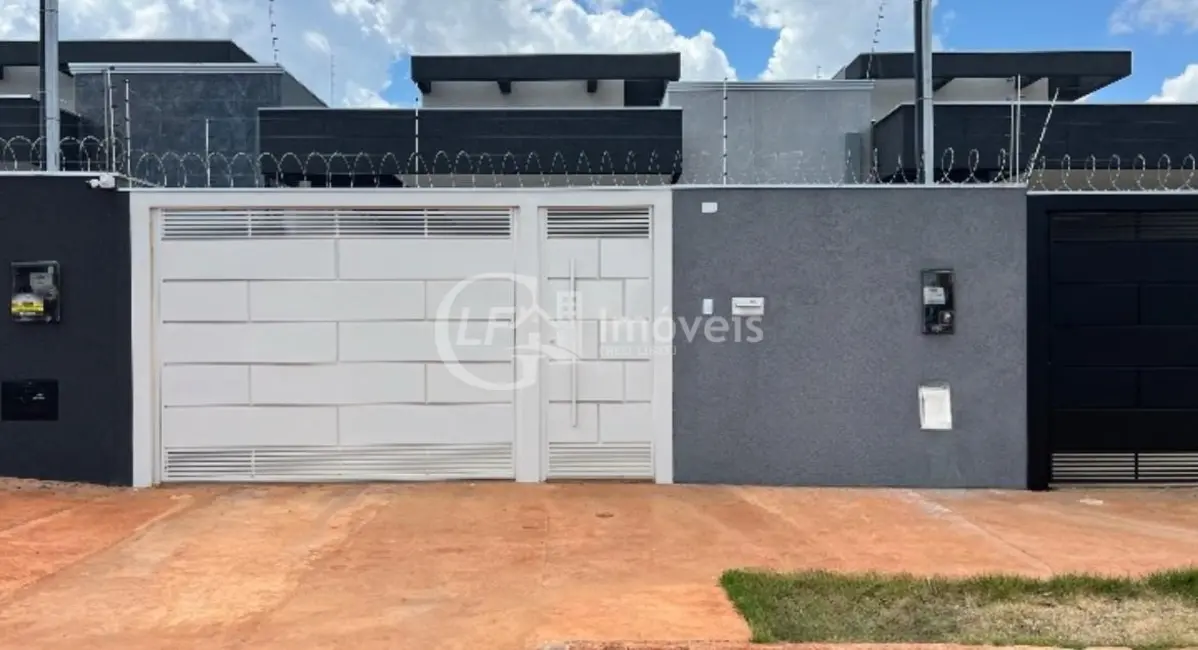 Foto 1 de Casa com 3 quartos à venda, 130m2 em Parque Residencial Rita Vieira, Campo Grande - MS