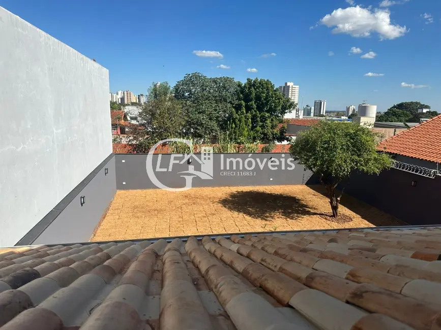 Foto 6 de Casa com 3 quartos à venda, 230m2 em Monte Castelo, Campo Grande - MS