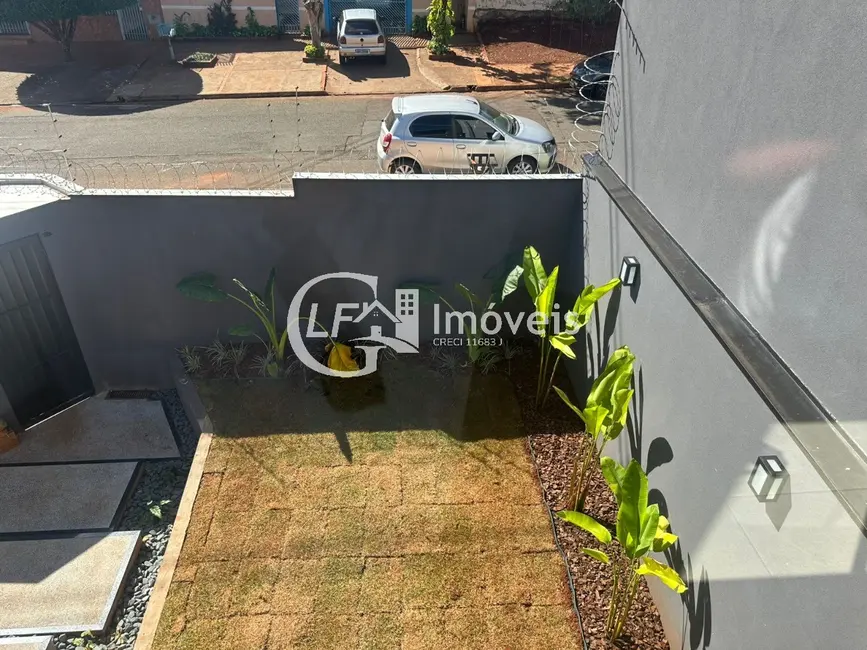 Foto 4 de Casa com 3 quartos à venda, 230m2 em Monte Castelo, Campo Grande - MS