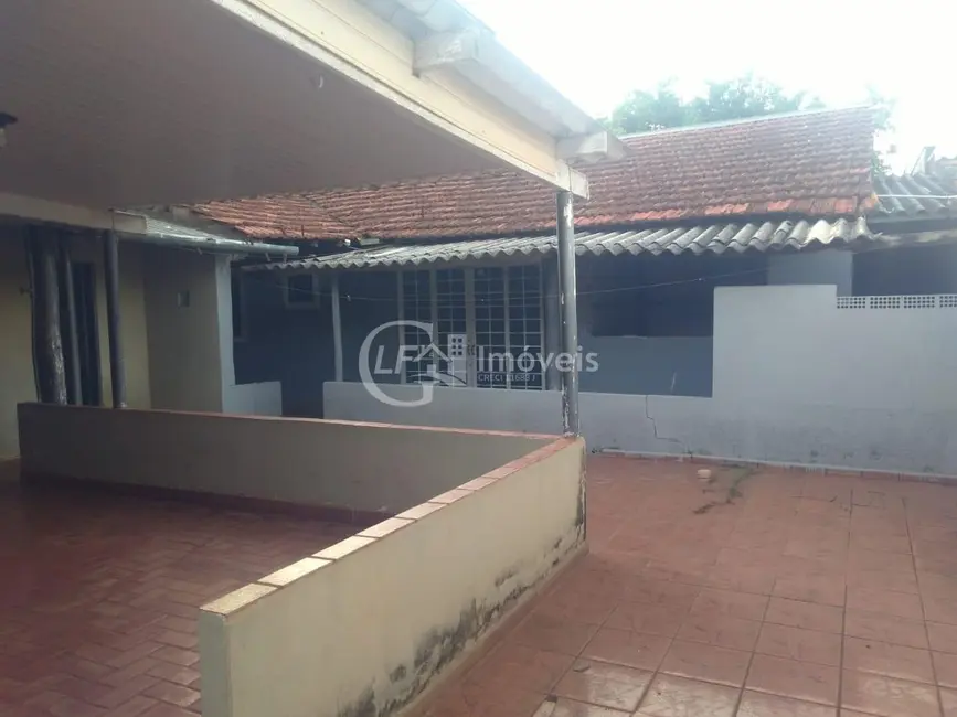 Foto 2 de Casa com 4 quartos à venda, 140m2 em Parque Residencial Rita Vieira, Campo Grande - MS