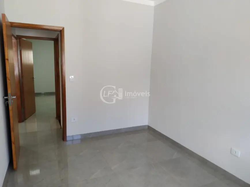 Casa com 3 quartos à venda, 116m2 em Parque Residencial Rita Vieira, Campo Grande - MS - imagem 8 Foto 8 de Casa com 3 quartos à venda, 116m2 em Parque Residencial Rita Vieira, Campo Grande - MS