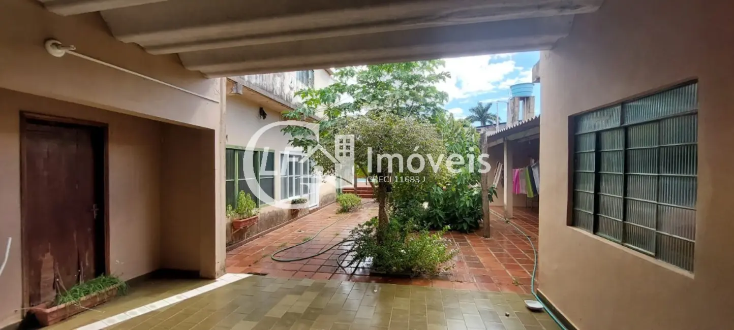 Casa com 4 quartos à venda, 400m2 em Vila Duque de Caxias, Campo Grande - MS - imagem 6 Foto 6 de Casa com 4 quartos à venda, 400m2 em Vila Duque de Caxias, Campo Grande - MS