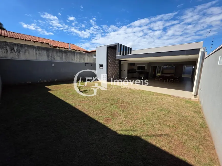 Casa com 3 quartos à venda, 250m2 em Vila Vilas Boas, Campo Grande - MS - imagem 8 Foto 8 de Casa com 3 quartos à venda, 250m2 em Vila Vilas Boas, Campo Grande - MS