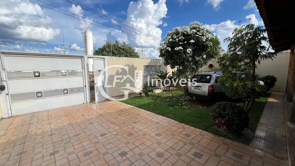 Foto 2 de Casa com 2 quartos à venda, 240m2 em Jardim Jacy, Campo Grande - MS