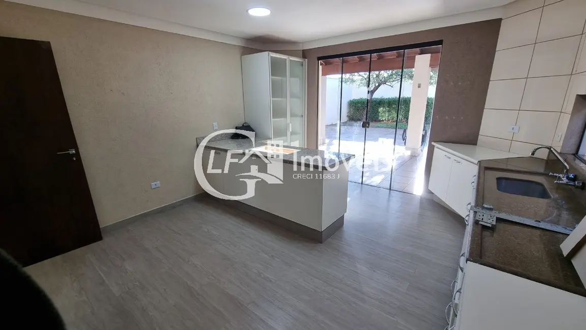 Casa com 3 quartos à venda, 322m2 em Vila Carvalho, Campo Grande - MS - imagem 8 Foto 8 de Casa com 3 quartos à venda, 322m2 em Vila Carvalho, Campo Grande - MS