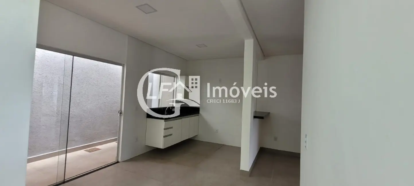 Foto 2 de Casa com 2 quartos para alugar, 70m2 em Jardim Montevidéu, Campo Grande - MS