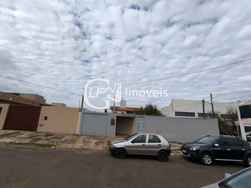 Foto 1 de Casa com 3 quartos para alugar, 248m2 em Jardim Paulista, Campo Grande - MS