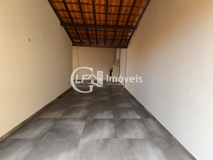Casa com 2 quartos para alugar, 48m2 em Jardim Colúmbia, Campo Grande - MS - imagem 2 Foto 2 de Casa com 2 quartos para alugar, 48m2 em Jardim Colúmbia, Campo Grande - MS